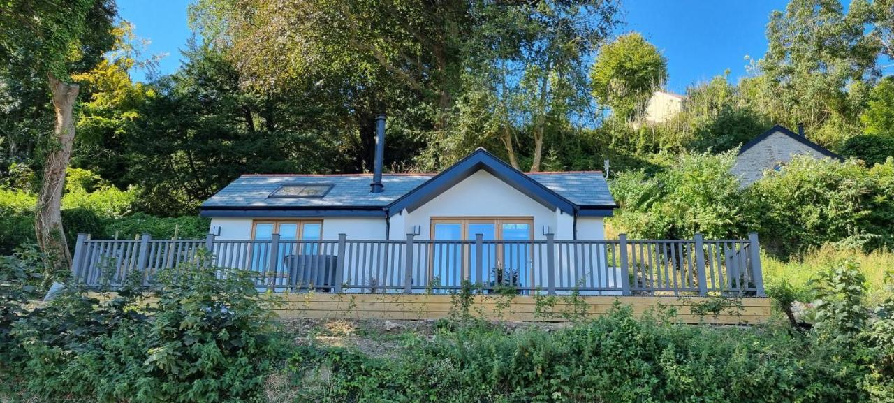 The Brookhouse. Cheerful Tiny House With Seaview. Villa Ilfracombe Bagian luar foto